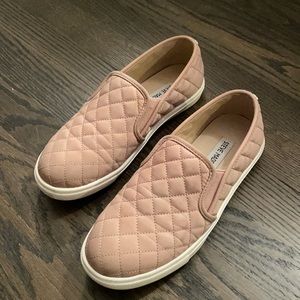 Steve Madden Ecentrcq Slip On Quilted Sneaker
